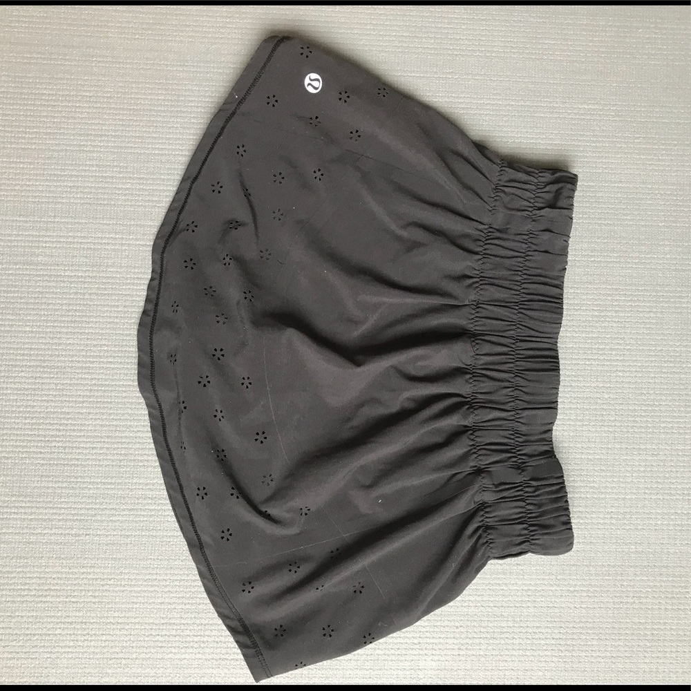 Lululemon skirts size 2